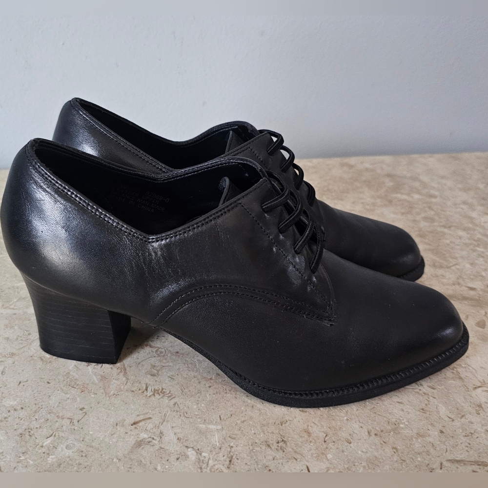What's What Women's 7 Black Leather Shoes Chunky Heel Square Toe Witchy Slip On